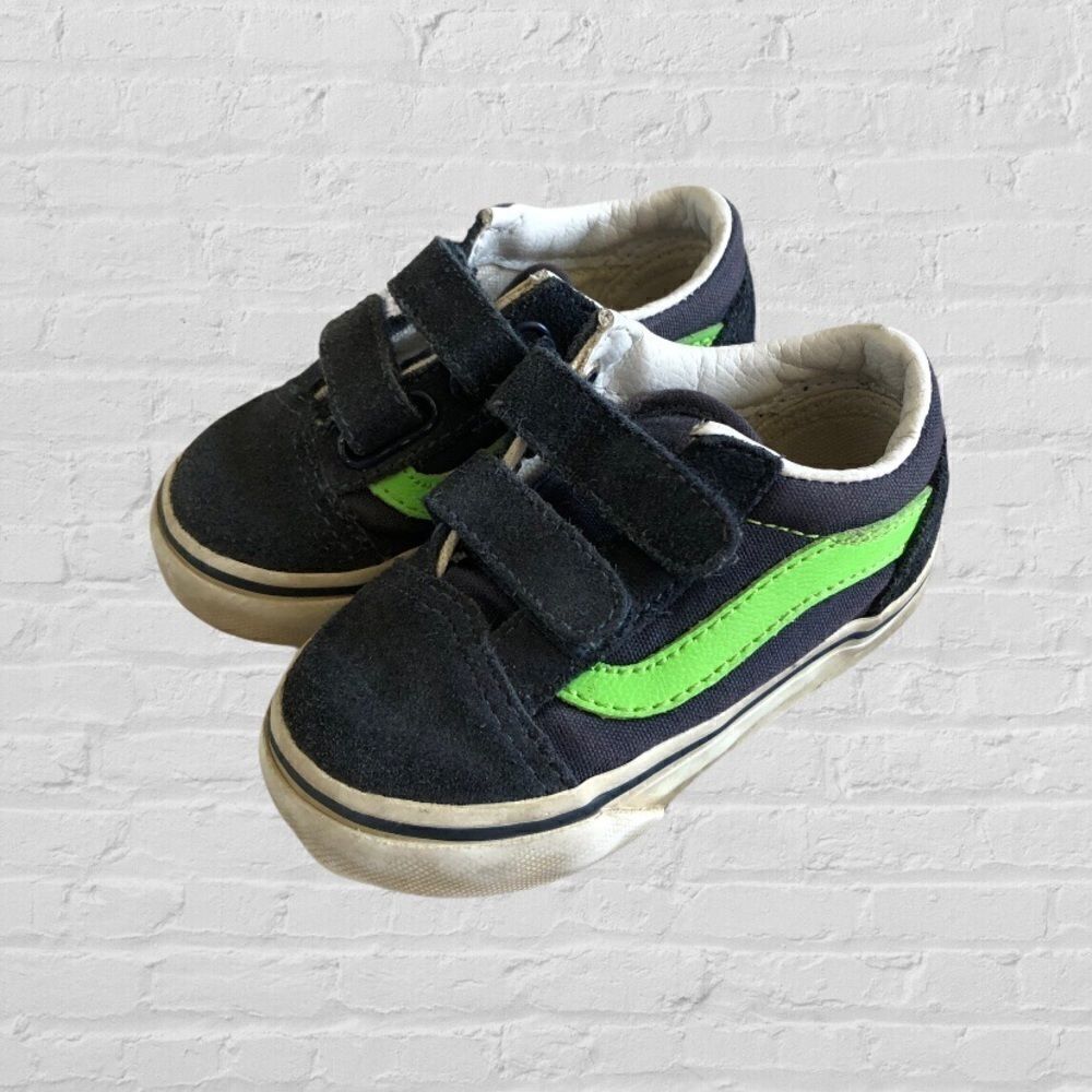 VansโToddlerโOldโSkoolโSneakers